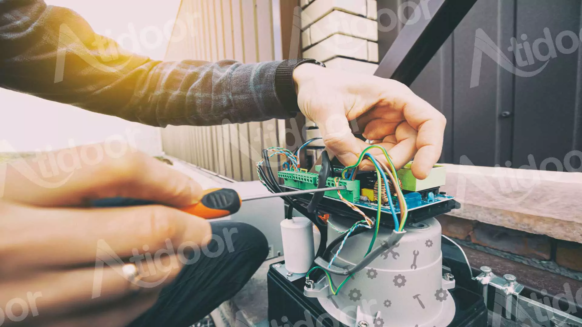 7 راه حل ساده برای عیب یابی و علت باز نشدن جک درب پارکینگ 2 عیب یابی جک درب پارکینگ