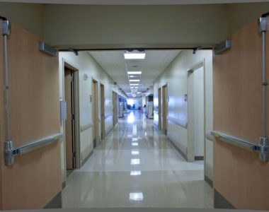 درب بیمارستانی ضد حریق مورد تاییدیه آتش نشانی