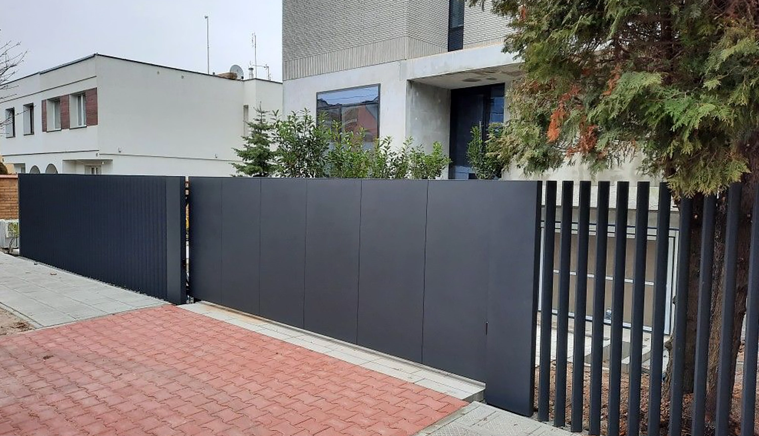 درب حیاط مدرن