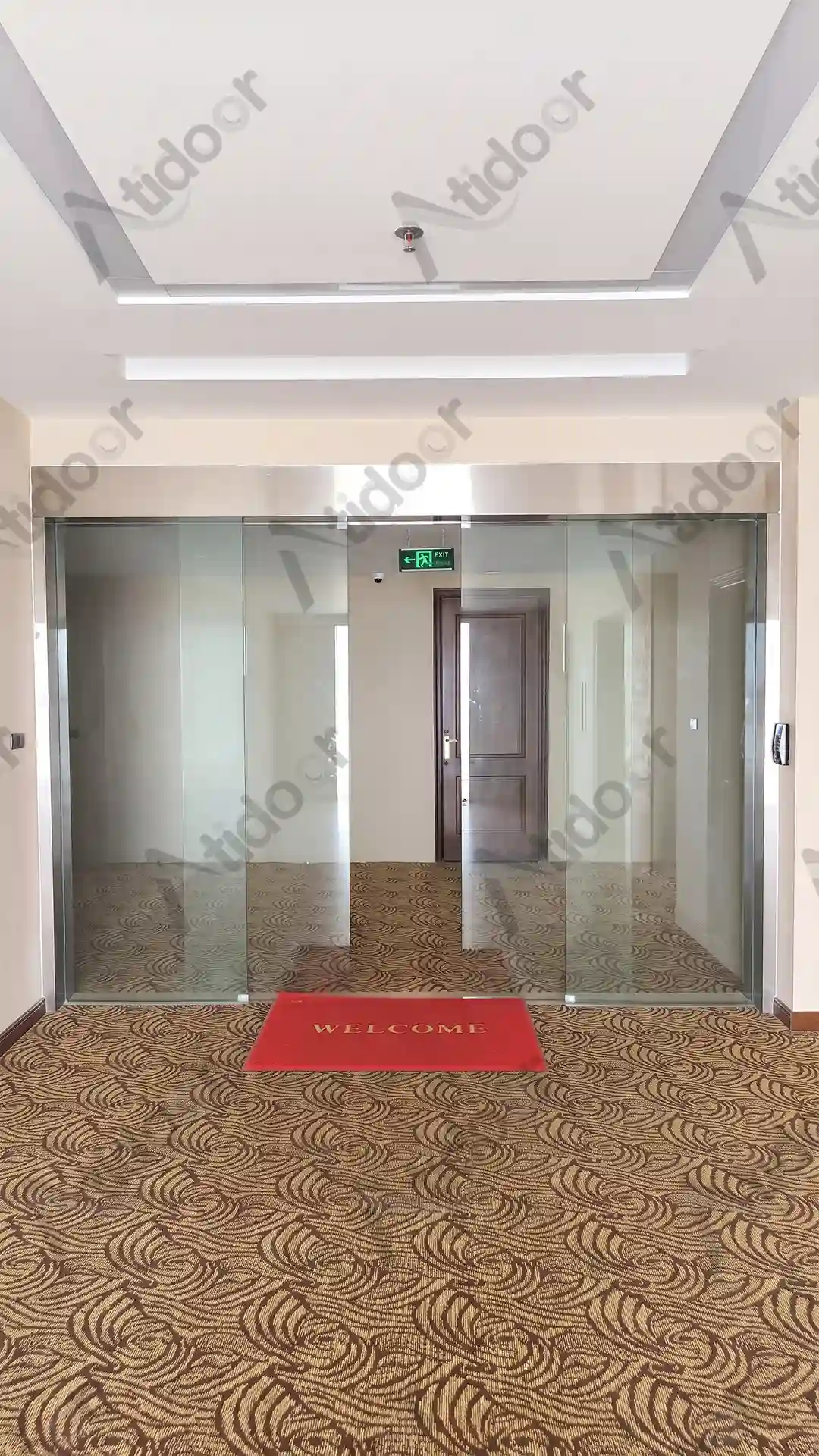 درب شیشه ای frameless