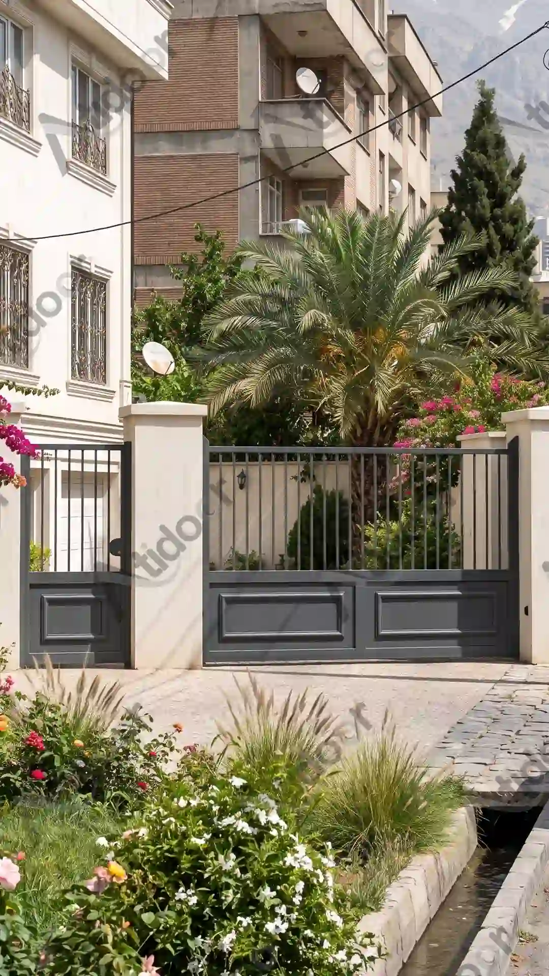 درب اتوماتیک پارکینگی فلزی