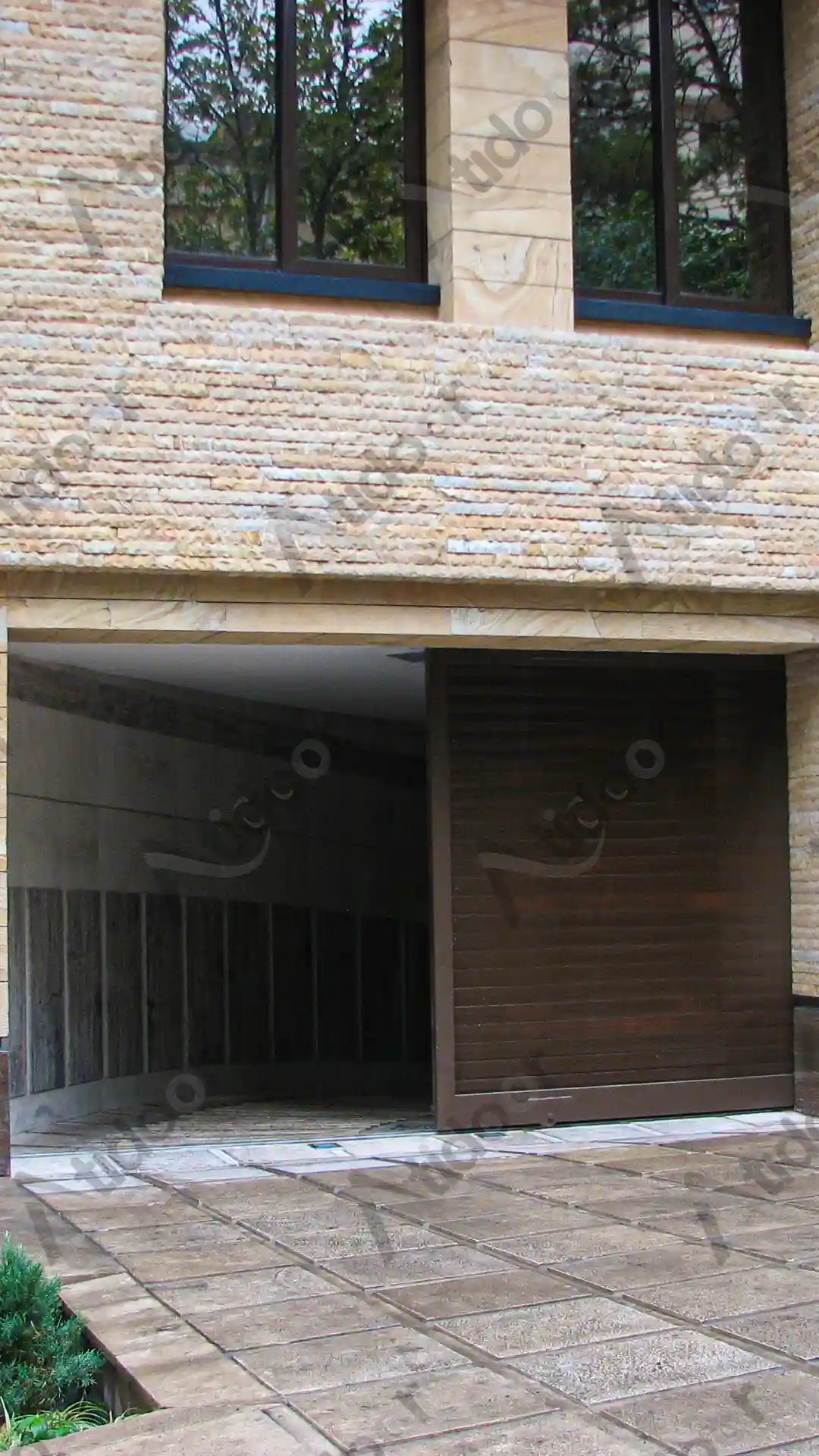 درب پارکینگی ریلی اتوماتیک